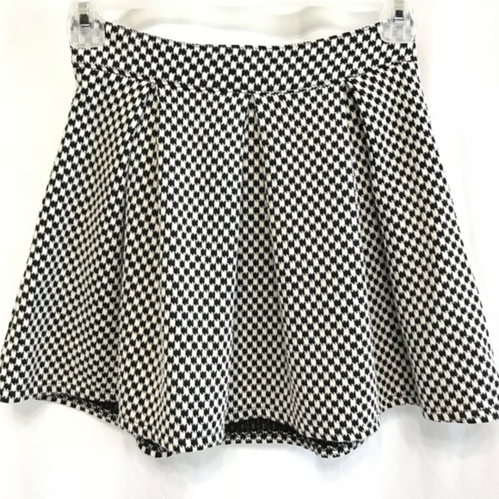 • Bethany Mota skirt •••